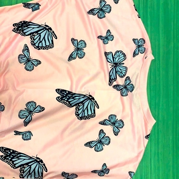 Pretty Pink Butterfly Top - Picture 3 of 6